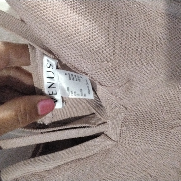 NWOT lovely dinner or party dress - Picture 5 of 6